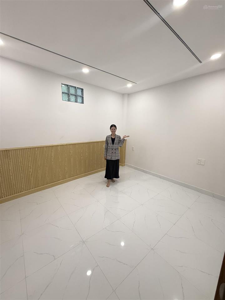 Chủ giảm 200 triệu nhà mới gần chợ hiệp bình  4pn hẻm xe hơi