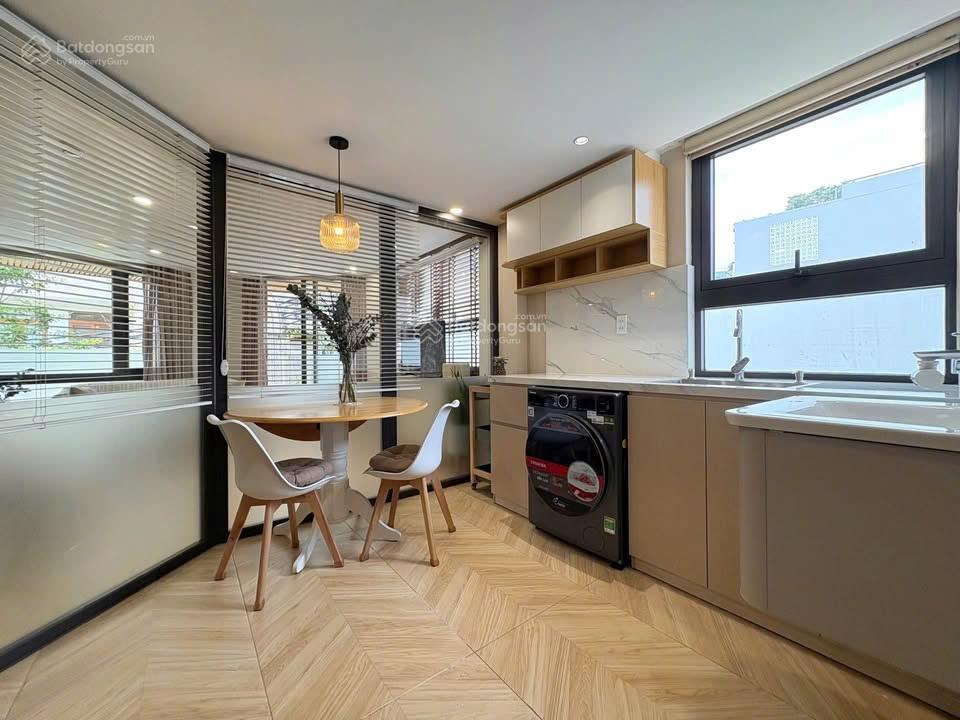 Căn mới, sổ sẵn. 60m2 có lầu 3pn 2wc. 2 tỷ 5. trả trước 800tr nhận nhà cách phạm văn đồng 100m