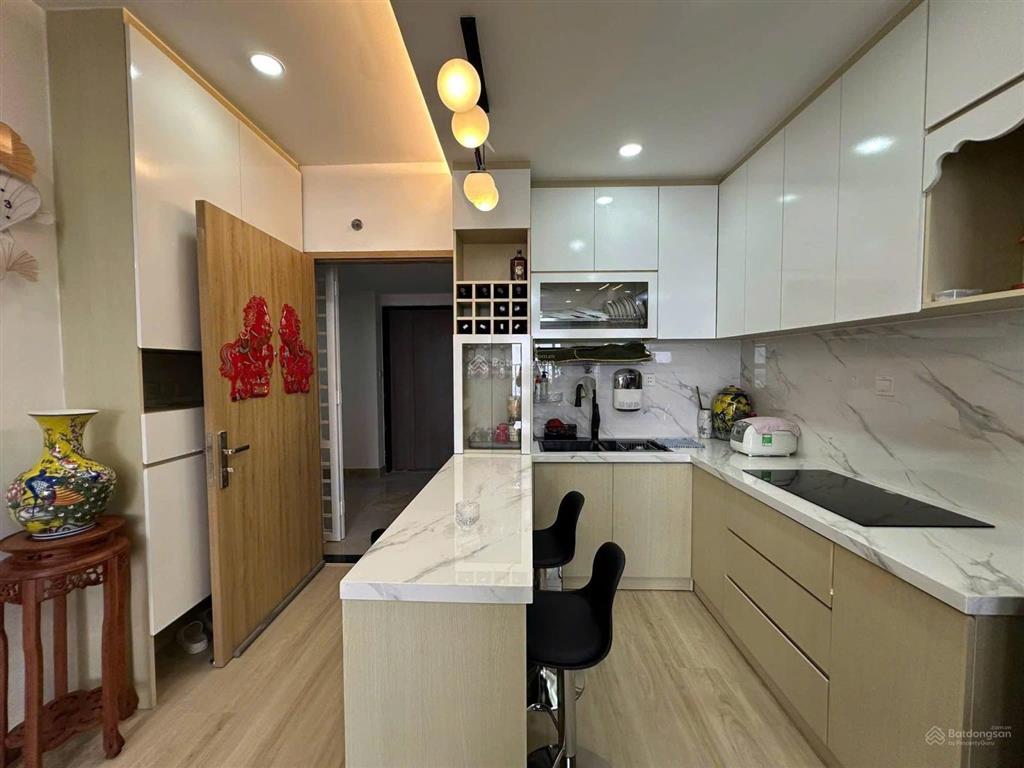 Giảm lần 2. sổ hồng sẵn 2 tỷ 3 ở liền 46m2 hd thuê 15tr/ tháng. vay 70%