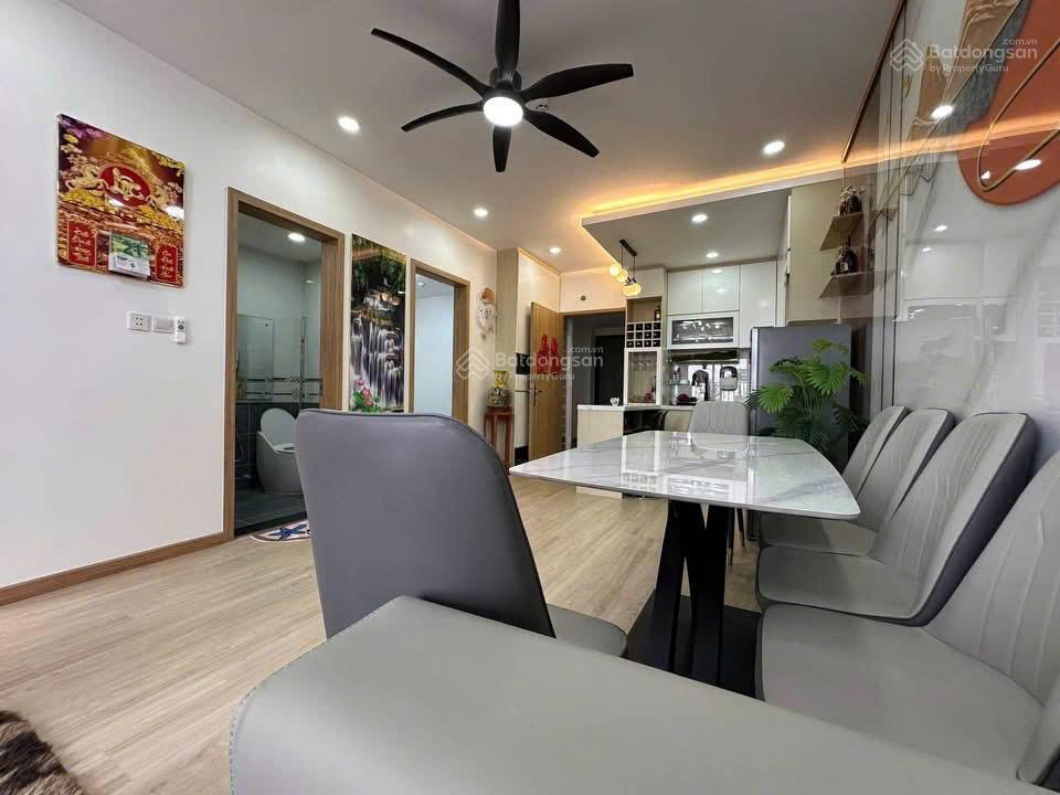 Giảm lần 2. sổ hồng sẵn 2 tỷ 3 ở liền 46m2 hd thuê 15tr/ tháng. vay 70%