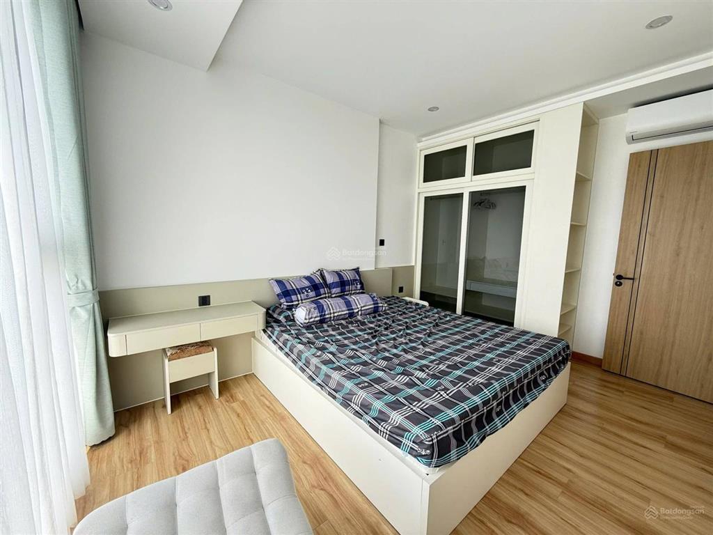 Cách sân bay 2km nhà full nt sổ hồng sẵn, 49m2 căn góc 2,3 tỷ bao phí sang tên