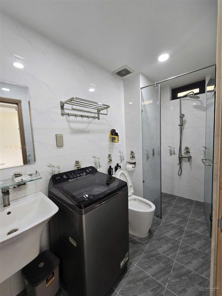 Kẹt tiền bán gấp căn hộ 50m2 2pn+ full nội thất sổ hồng riêng 2 tỷ mua ở liền gọi 0705 412 ***
