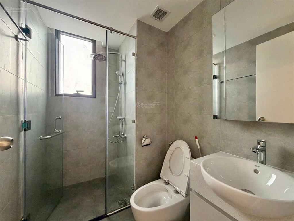 Mới hết hđ thuê cần bán sổ hồng ở nhà. 48m2 lầu 8. vay 85% 2 tỷ full nội thất góp 18 tháng lãi 0%