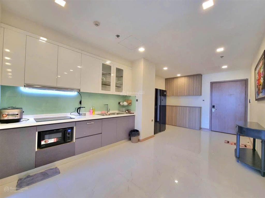 Mới hết hđ thuê cần bán sổ hồng ở nhà. 48m2 lầu 8. vay 85% 2 tỷ full nội thất góp 18 tháng lãi 0%