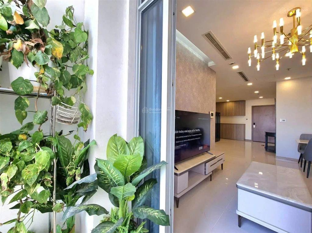 Mới hết hđ thuê cần bán sổ hồng ở nhà. 48m2 lầu 8. vay 85% 2 tỷ full nội thất góp 18 tháng lãi 0%