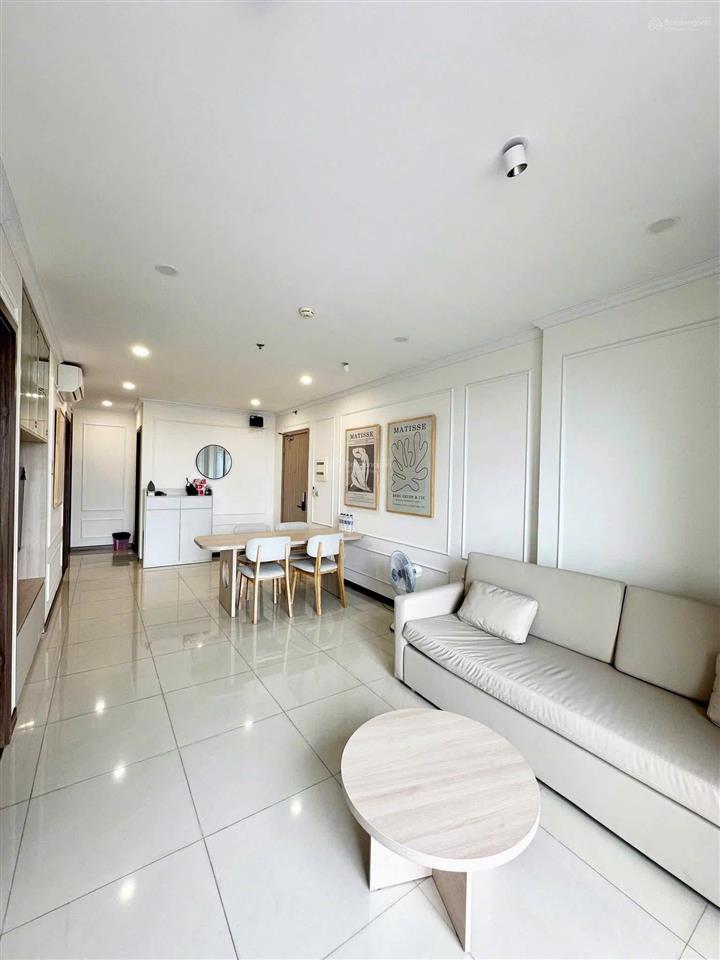 Mình rời sg nên cần bán cc 55m2 để lại full nt, sổ sạch vay được, 2.2 tỷ gấp nên rẻ hơn thị trường