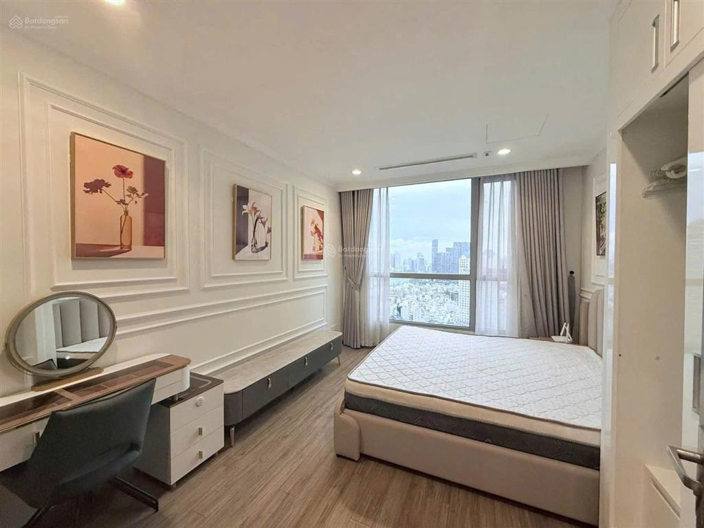 Chuyển nhà bán gấp cc full nội thất, căn góc view thoáng 2pn+ sổ sẵn 2 tỷ ở liền gọi 0705 412 ***
