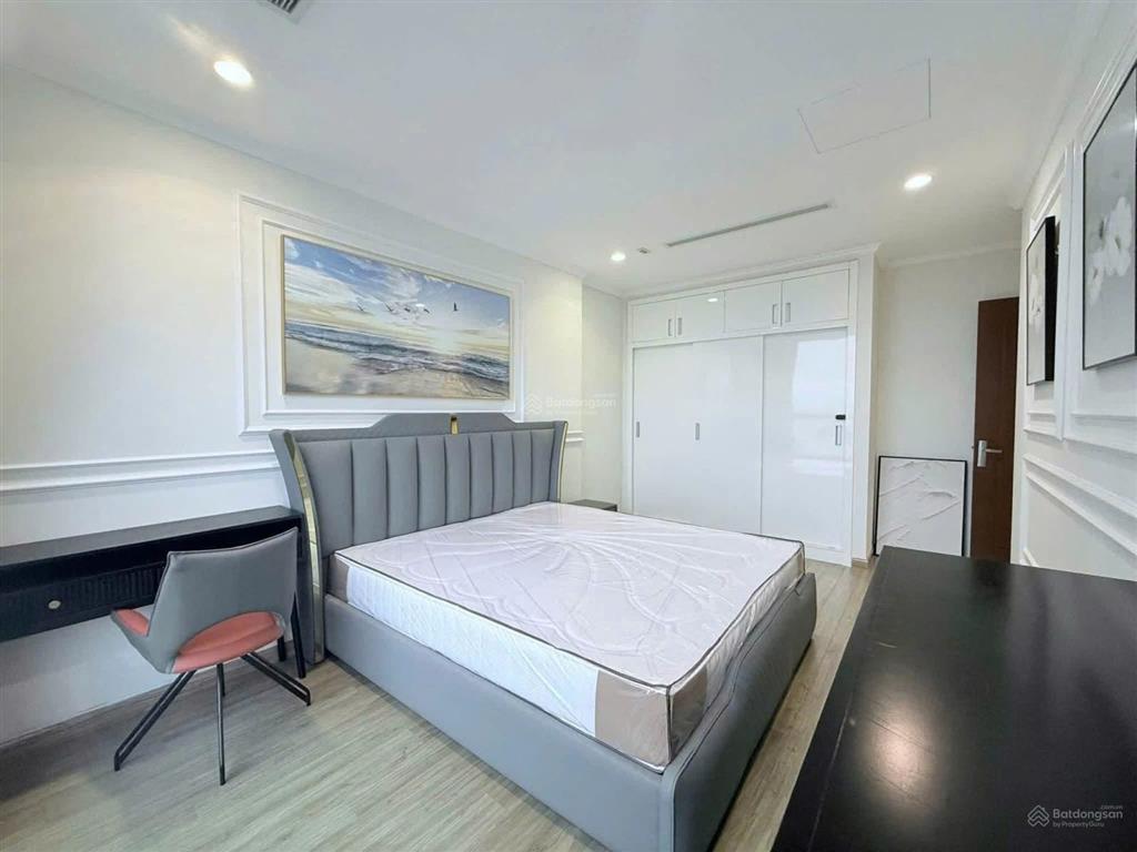 Chuyển nhà bán gấp cc full nội thất, căn góc view thoáng 2pn+ sổ sẵn 2 tỷ ở liền gọi 0705 412 ***