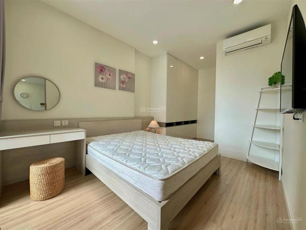 Hết hđ thuê cần bán cc 50m2 sổ sẵn full nội thất 2 tỷ bao phí sang tên