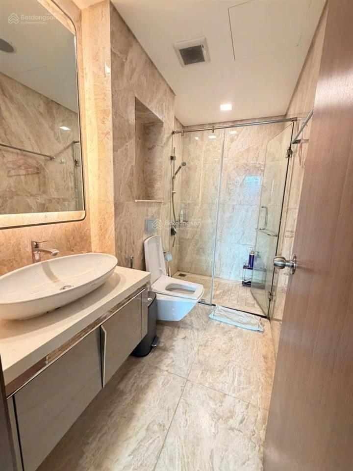 51m2 sổ riêng, vay ngân hàng vô tư, 2,3 tỷ có tl. tui để lại nguyên nội thất giống hình.
