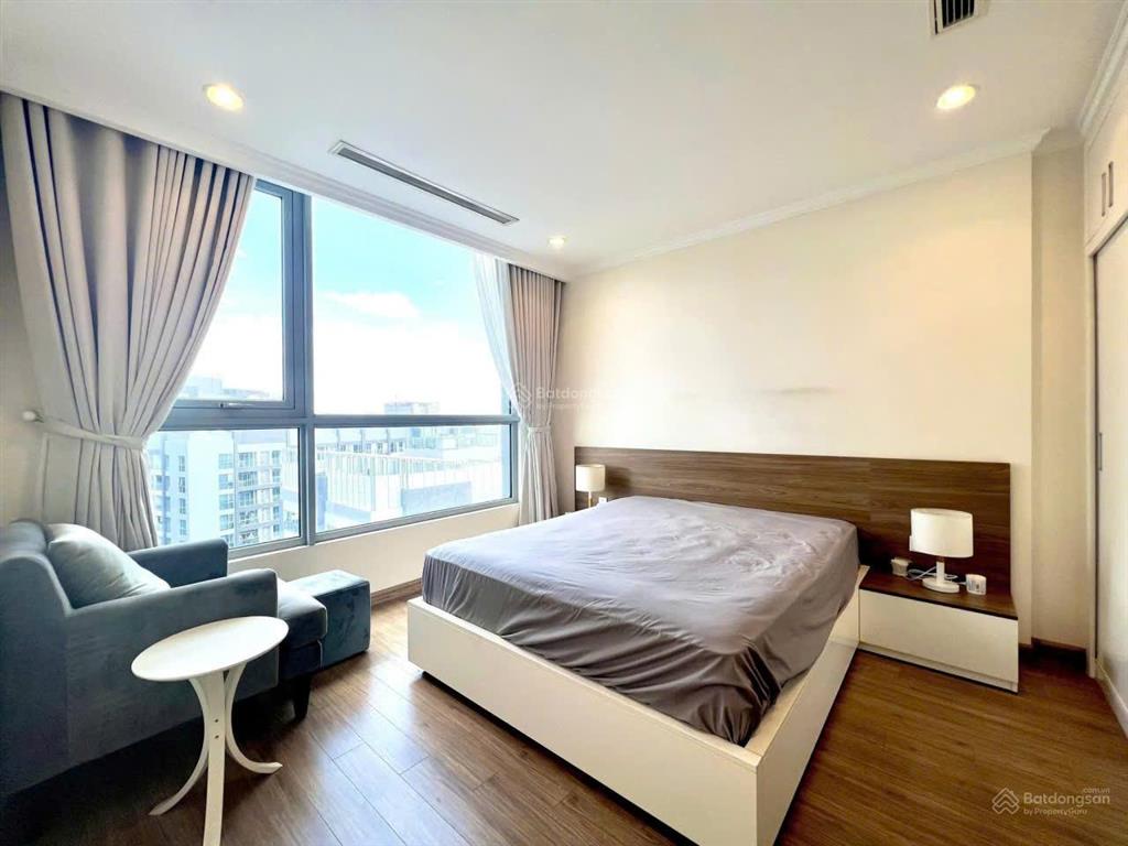 51m2 sổ riêng, vay ngân hàng vô tư, 2,3 tỷ có tl. tui để lại nguyên nội thất giống hình.