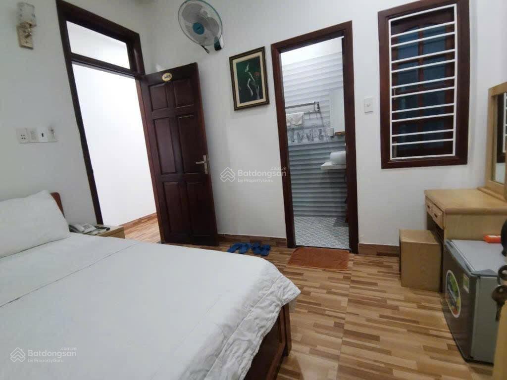 Bán khách sạn 7 tầng mặt tiền nguyễn huệ, hải cảng quy nhơn  21 phòng, cách biển 100m, sổ đỏ, 24tỷ