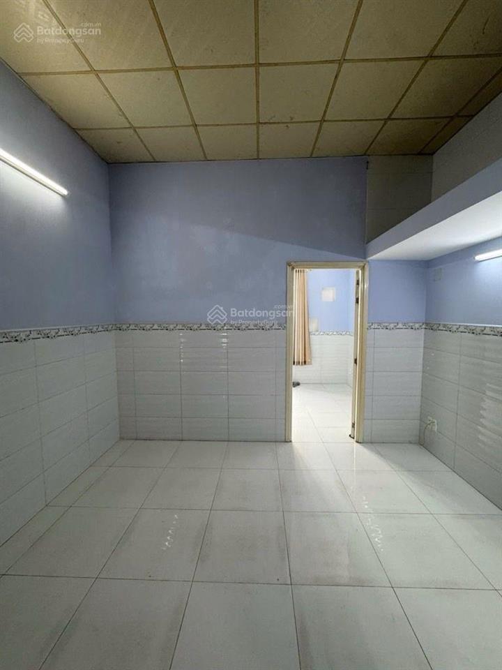 Khu phân lô bình trị đông  đường thông 5m  nhà mới đẹp 2 tầng ở ngay.
