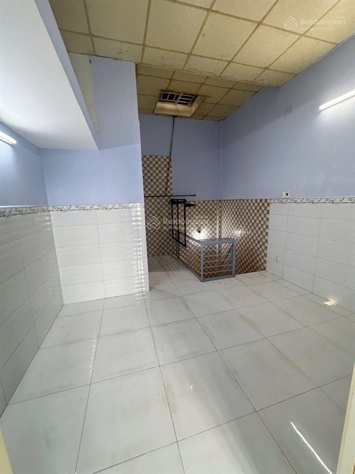 Khu phân lô bình trị đông  đường thông 5m  nhà mới đẹp 2 tầng ở ngay.