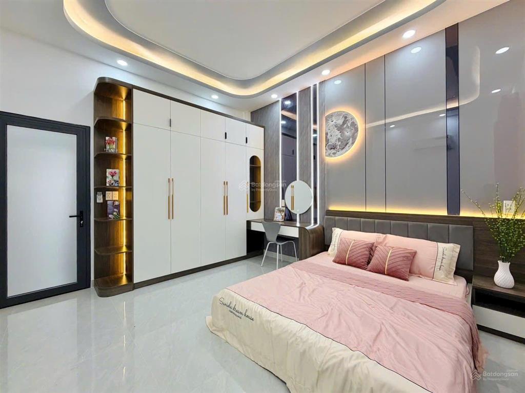 [3 tỷ 850] bán nhà ngang 5m nguyễn công hoan, thông ra hoa sữa. gần phố ẩm thực phan xích long