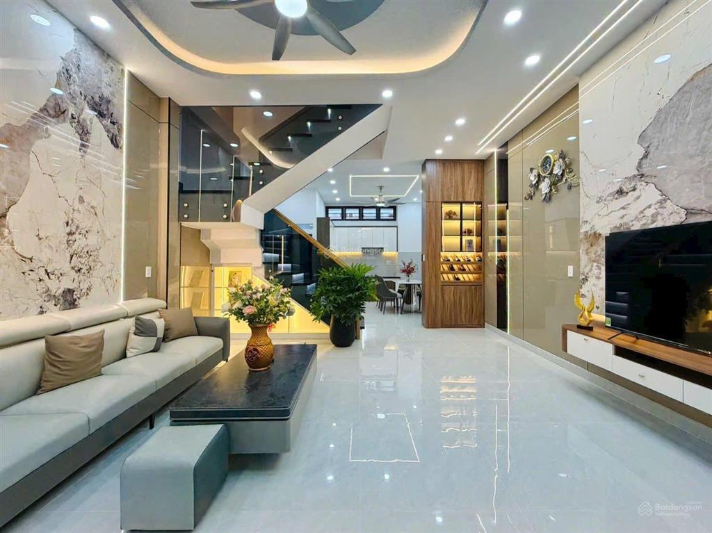 [3 tỷ 850] bán nhà ngang 5m nguyễn công hoan, thông ra hoa sữa. gần phố ẩm thực phan xích long