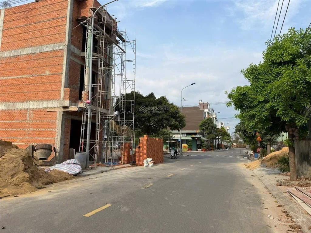 Vị trí vàng ngay cạnh vincom 550 kcn vsip, kcn sóng thần shr đường nội khu 10m