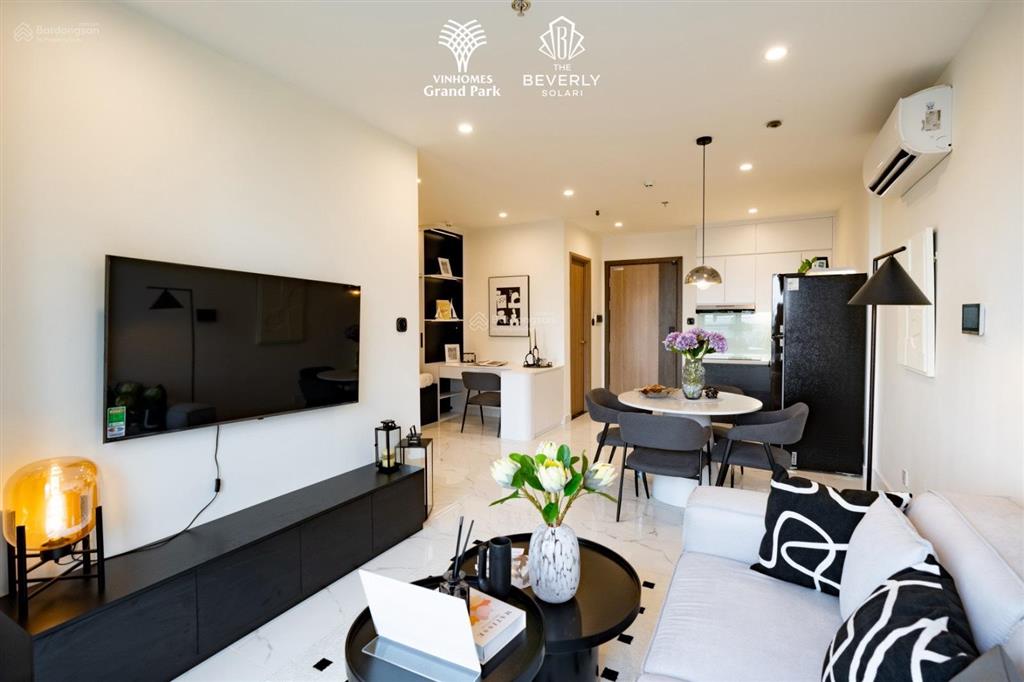 Đi nước ngoài thanh lý nhanh, 2wc, 59m2 tại vinhomes grand park