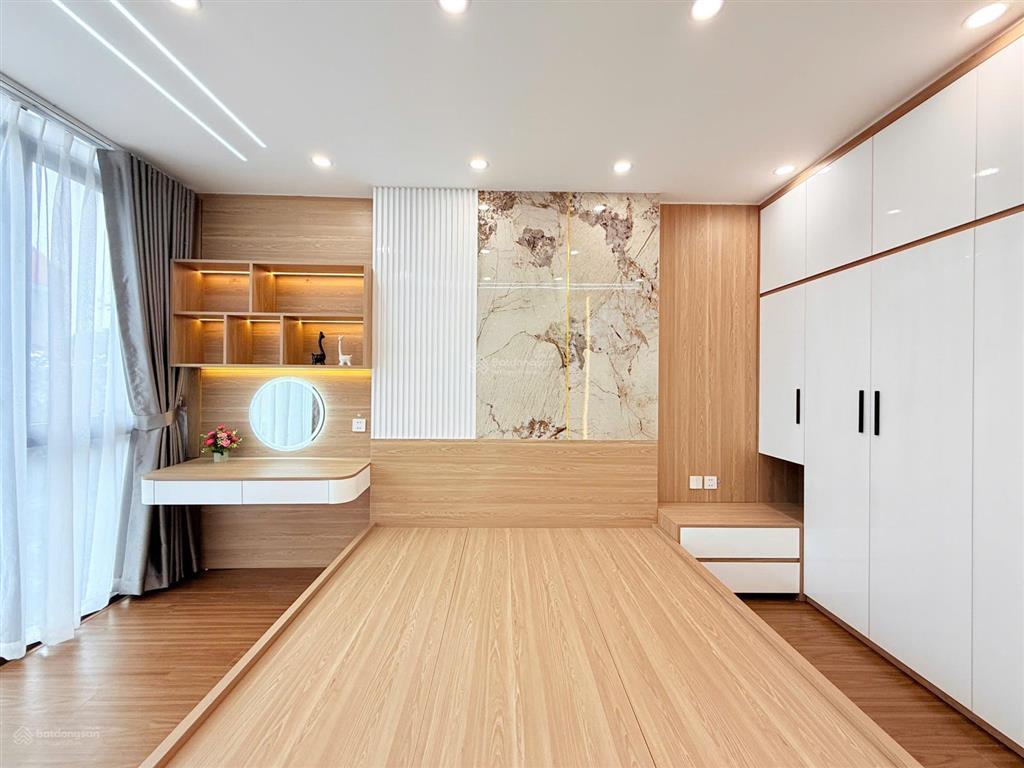 Chính chủ bán nhà mặt phố thịnh liệt