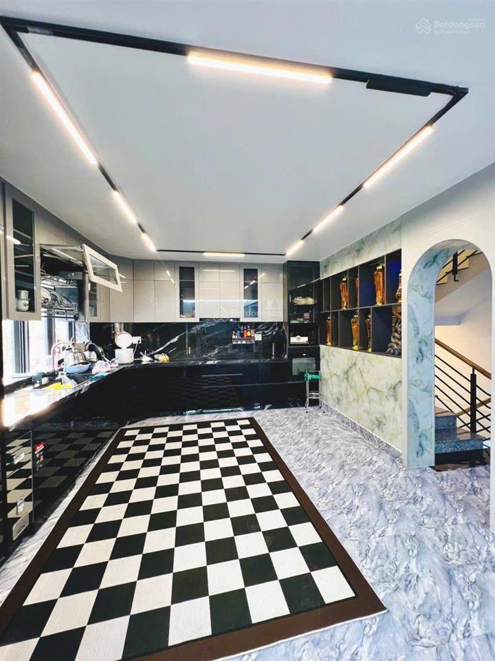 Nhà mới  mặt tiền khủng ngay nguyễn văn luông  p.10  q6 (99m2  4tầng)  giá 15,5 tỷ.