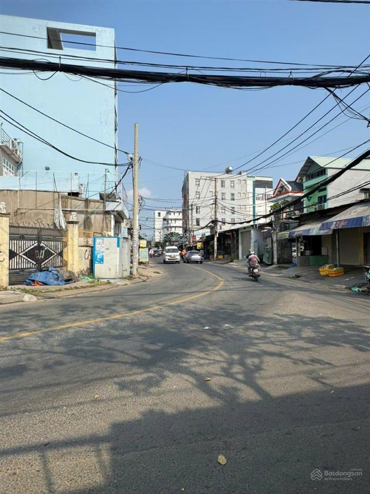 Cần ra gấp nhà mặt tiền đường ao đôi  giá 16 đồng giảm chào còn 15 đồng.