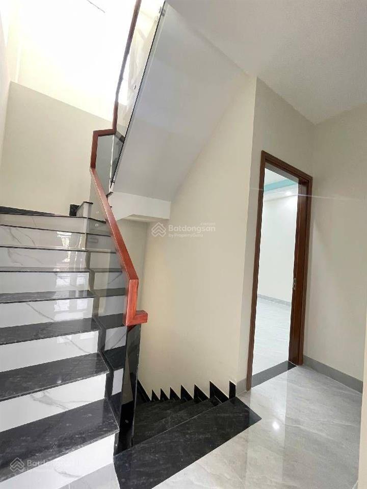 Ngay tỉnh lộ 10  ngang khủng 5.6m nở hậu tài lộc 6.6m  hẻm xe hơi sát mặt tiền kênh tham lương.