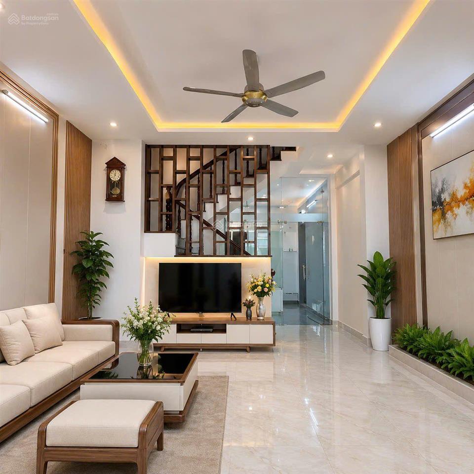 Bán nhà mặt tiền ngang khủng 5.5m  88m2 ngay kdc gần võ văn kiệt chỉ cần xách vali vào ở