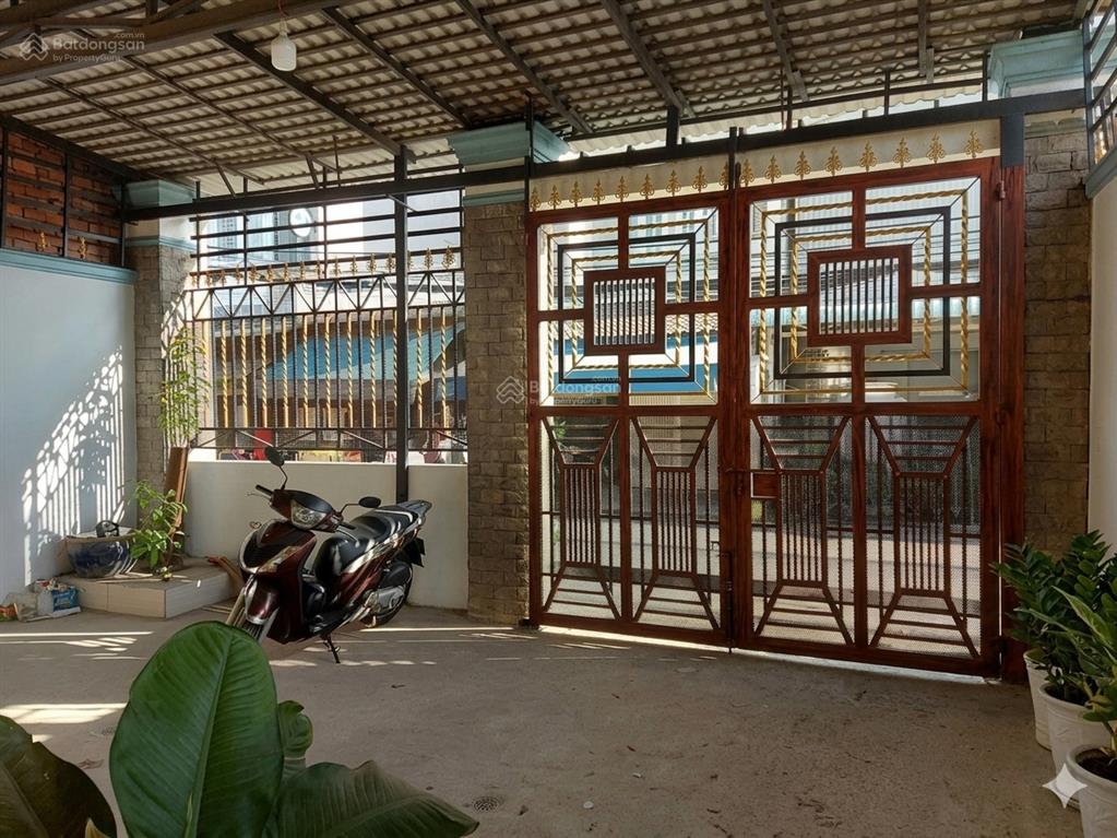 Ngộp cần bán gấp giảm sâu 2 tỷ mặt tiền kinh doanh đối diện kđt vạn phúc đón đầu ql13 mở rộng