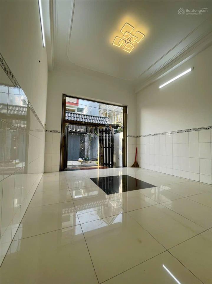Nhà hiếm có, giá tốt! nhà 2 tầng sát chợ hiệp bình, hbc, thủ đức