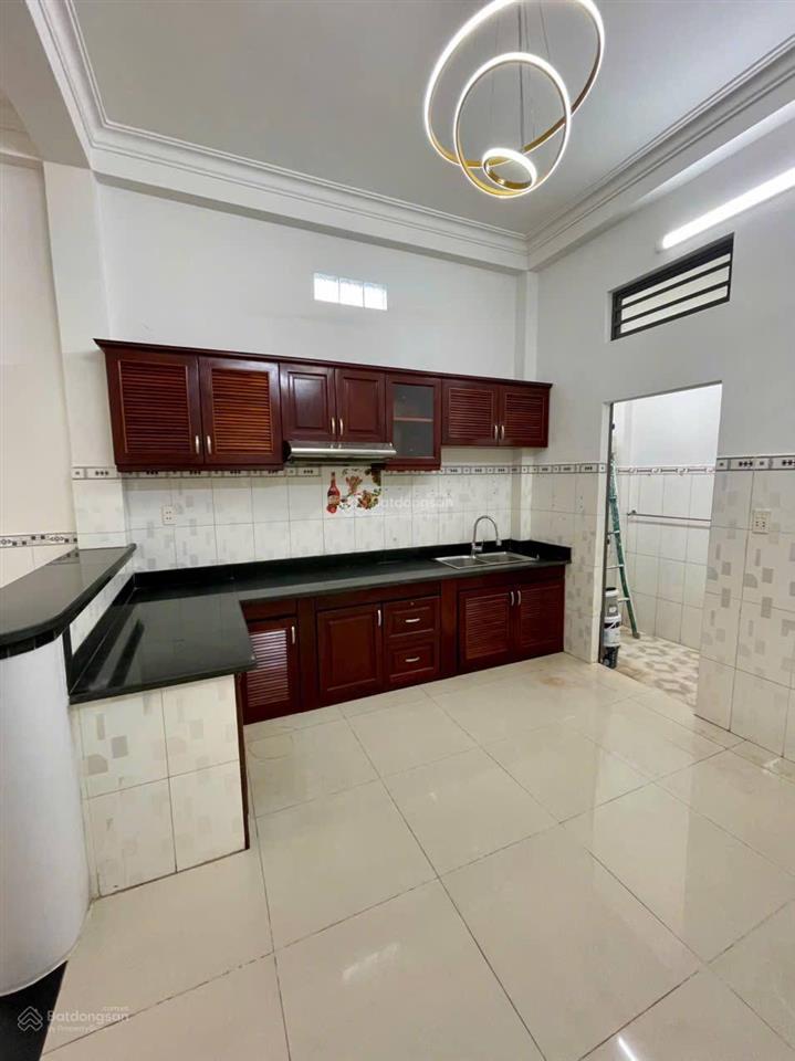 Nhà hiếm có, giá tốt! nhà 2 tầng sát chợ hiệp bình, hbc, thủ đức