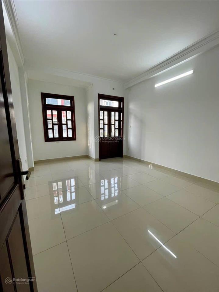 Nhà hiếm có, giá tốt! nhà 2 tầng sát chợ hiệp bình, hbc, thủ đức