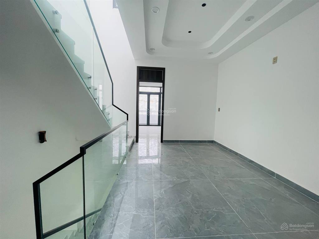 Bán gấp nhà mặt tiền hẻm quốc lộ 13 hiệp bình phước ngang hơn 6m cực hiếm, 5 phòng ngủ sân thượng