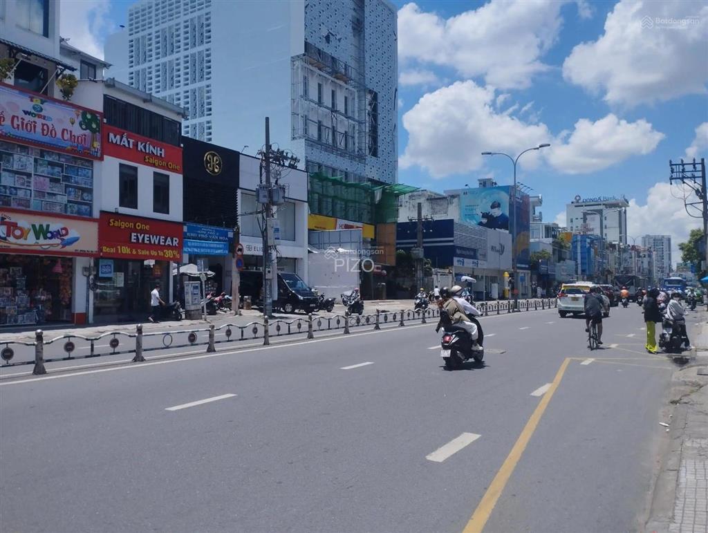 Mặt tiền! phan đăng lưu, pn. nhà vuông vức. dt 3.5x11m, 3 tầng+st  cn 46m2. giá chỉ 18 tỷ tl