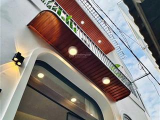 Nhà mới đẹp! chỉ 6.3 tỷ tl. dt 7.4x7.4m  dtcn gần 40m2. kết cấu 3 tầng btct, 2 mt trước sau.