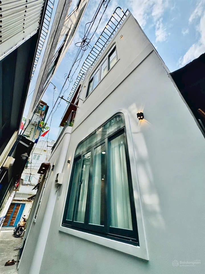 Nhà mới đẹp! chỉ 6.3 tỷ tl. dt 7.4x7.4m  dtcn gần 40m2. kết cấu 3 tầng btct, 2 mt trước sau.