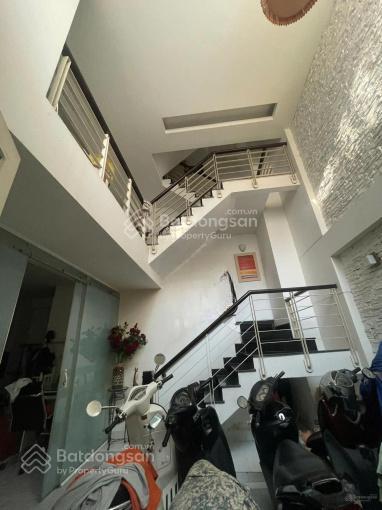 Chỉ 8.8 tỷ bớt lộc. ngang to 5.5x7m  dtcn 35m2. đường trần quang diệu, phú nhuận, dân trí cao