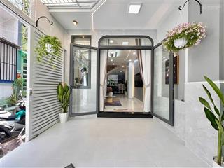 Nhà mới đẹp ở khu vực trung tâm huỳnh văn bánh, p17, phú nhuận. kết cấu 3 tầng st. chỉ 7.8 tỷ tl
