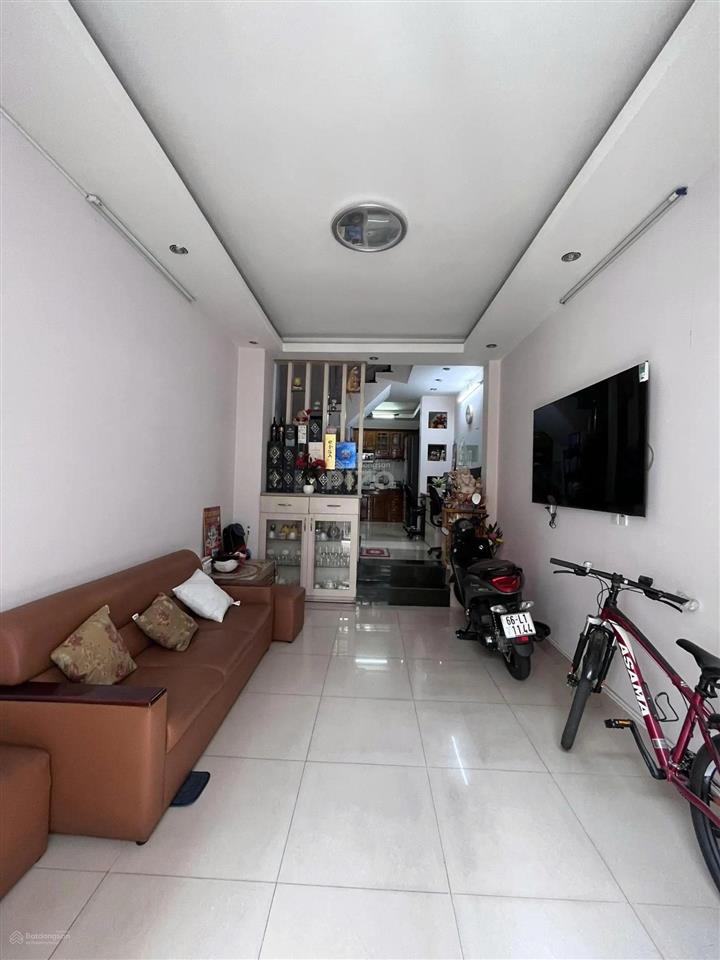 Nhà mới đẹp ở khu vực trung tâm huỳnh văn bánh, p17, phú nhuận. kết cấu 3 tầng st. chỉ 7.8 tỷ tl
