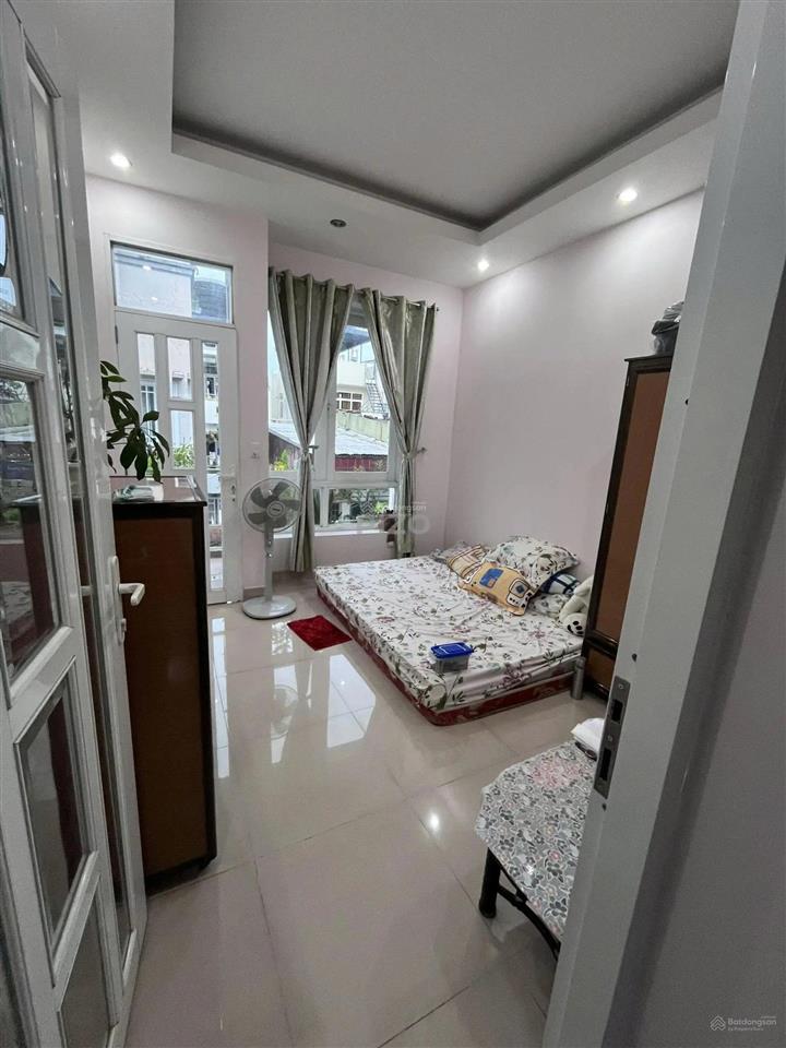 Nhà mới đẹp ở khu vực trung tâm huỳnh văn bánh, p17, phú nhuận. kết cấu 3 tầng st. chỉ 7.8 tỷ tl