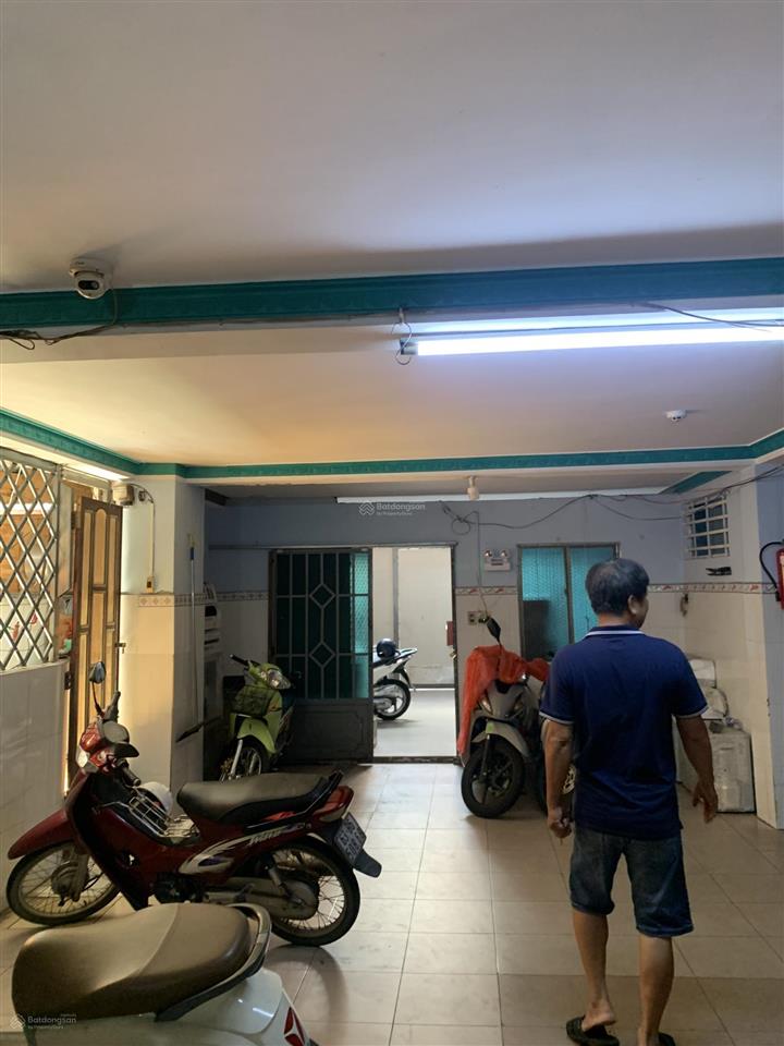 Sát mặt tiền hoàng sa, q3. dt 10m nở hậu 12m x 19m  cn 182m2. kết cấu5t.chỉ 24.5 tỷ bớt lộc.