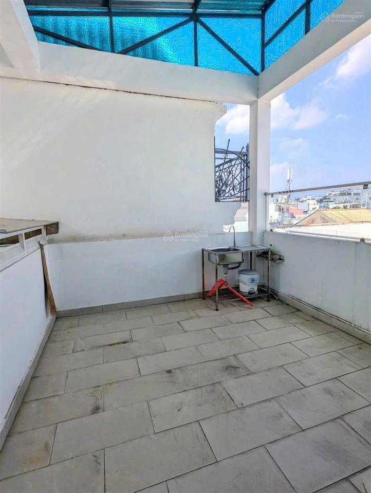 Nhà 4 tầng  ngang rộng 5,24m  dt 62m²  căn góc 2 mặt hẻm xe hơi  khu nhà lầu cao cấp