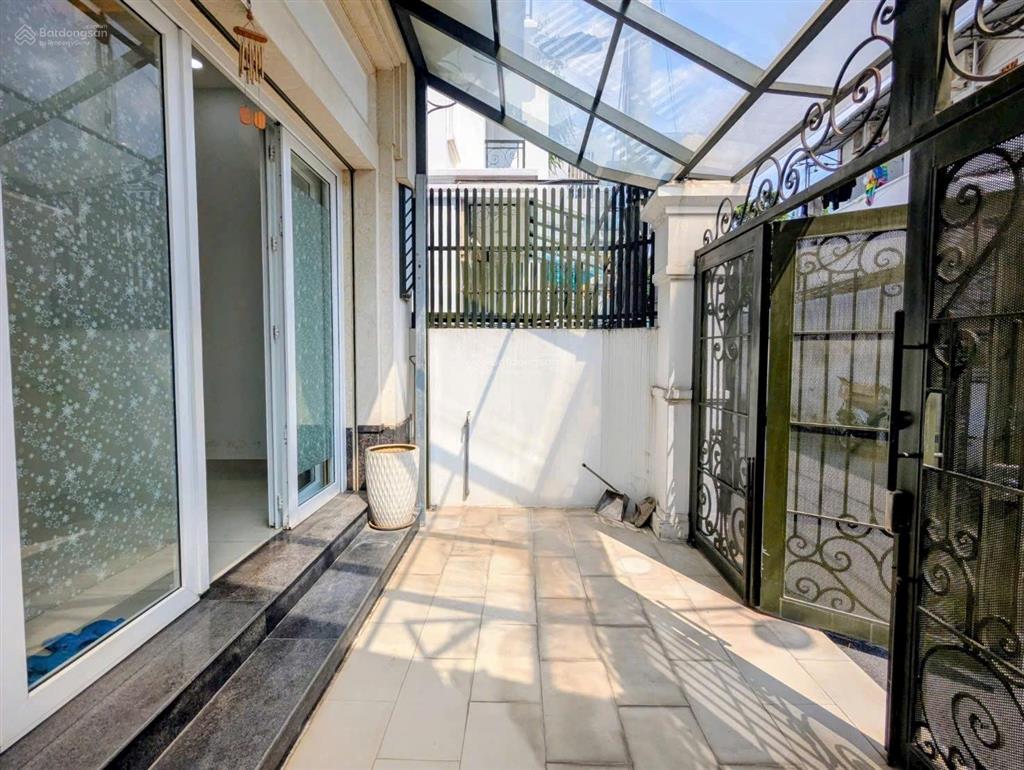 Nhà 4 tầng  ngang rộng 5,24m  dt 62m²  căn góc 2 mặt hẻm xe hơi  khu nhà lầu cao cấp