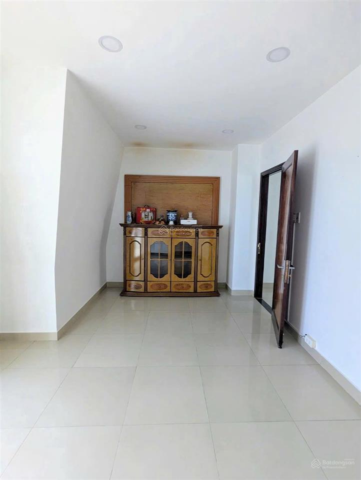 Nhà 4 tầng  ngang rộng 5,24m  dt 62m²  căn góc 2 mặt hẻm xe hơi  khu nhà lầu cao cấp