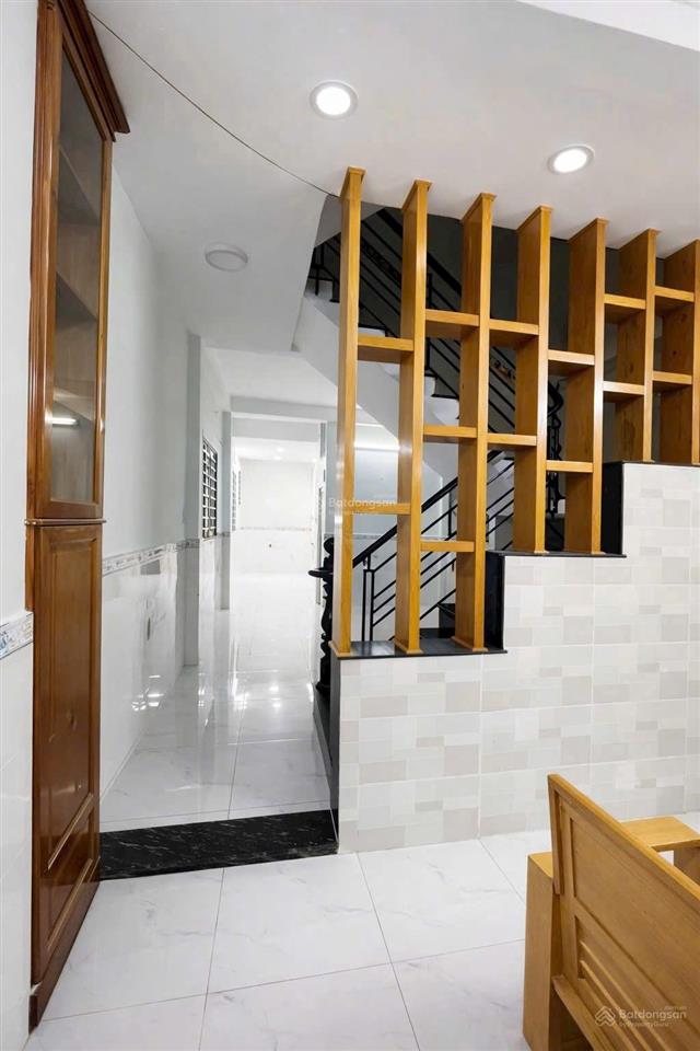 Nhà căn góc 2 mặt tiền hẻm xe hơi  dt 4,3m x 20m (86,8m2)  3 tầng  5 phòng ngủ  chỉ 7ty một chú