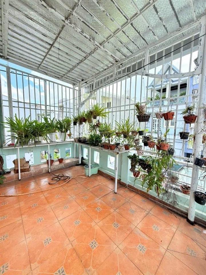 Nhà căn góc 2 mặt tiền hẻm xe hơi  dt 4,3m x 20m (86,8m2)  3 tầng  5 phòng ngủ  chỉ 7ty một chú
