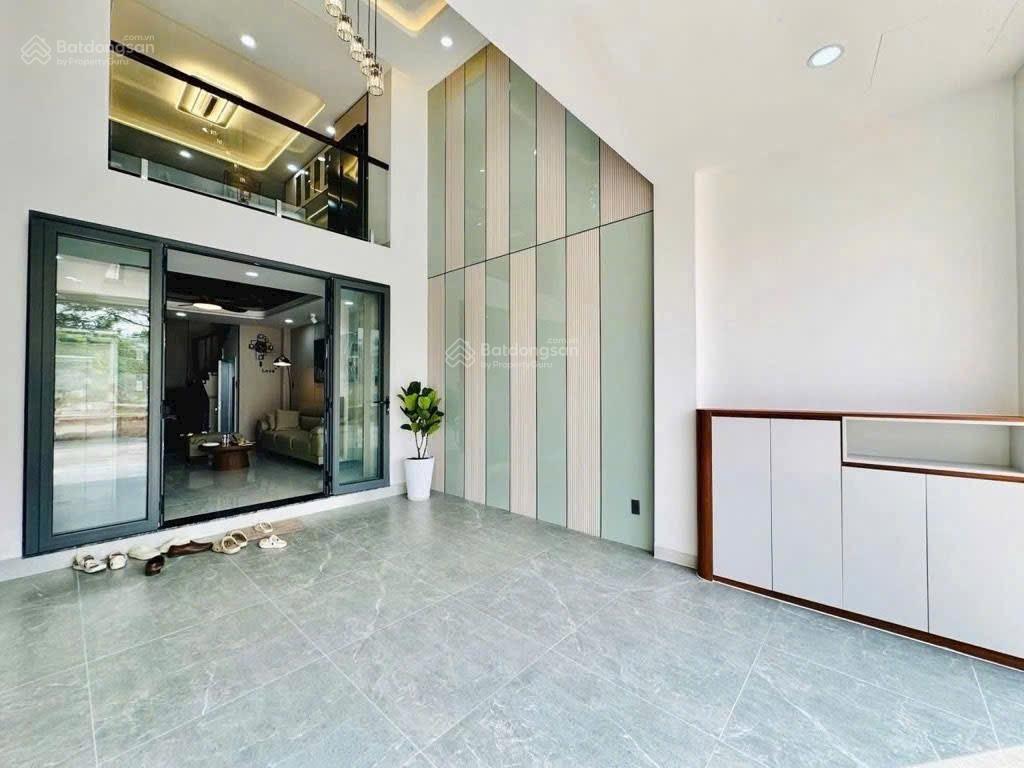 Siêu phẩm 5 tầng  thang máy  full nội thất  hẻm xe hơi khu phân lô  trung tâm gò vấp