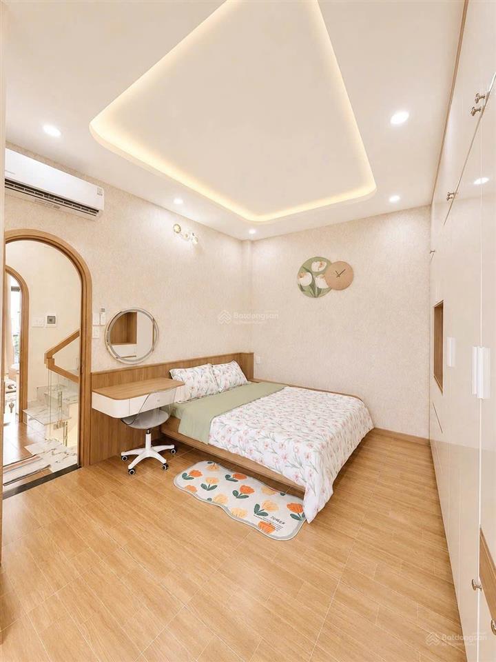 Căn góc ngang 5m dài 13m  4 tầng  nhà mới full nội thất  hẻm xe hơi  ngay siêu thị emart 2