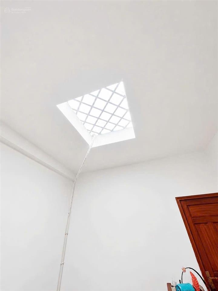 Nhà dt 86,2m2  3 tầng  hẻm thông  gần mặt tiền  đang cho thuê 15tr  chỉ 6,35 tỷ nhà dt 86.2m2