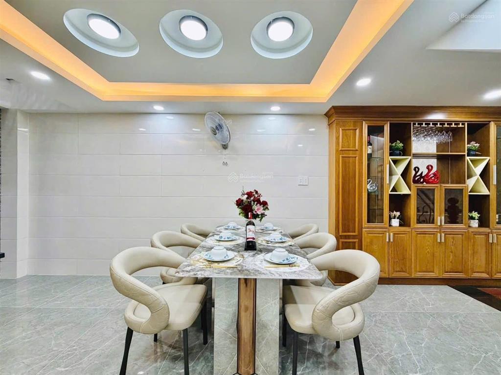 Nhà phố khu đồng bộ nhà lầu  hẻm xe hơi né  dt 4m x 15m  5 tầng  chỉ nhỉnh hơn 7tỷ !