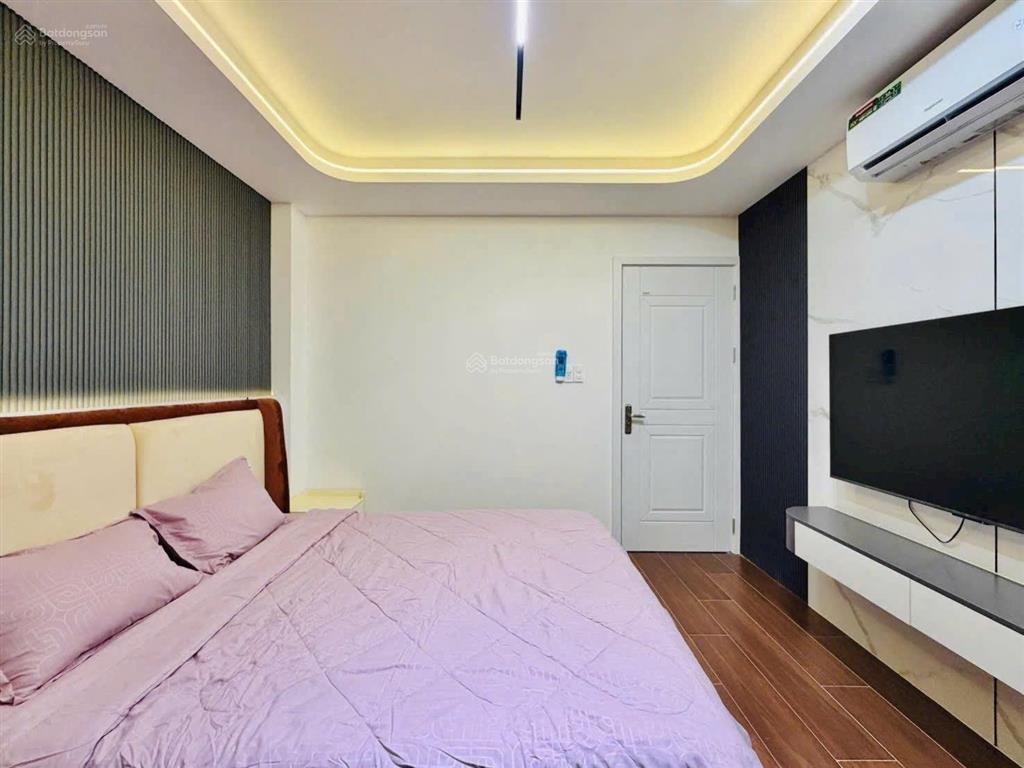 Nhà xây mới 5 tầng full nội thất  ngang rộng gần 5m  hẻm nhựa 5m xe hơi đậu trong nhà  chỉ hơn 7